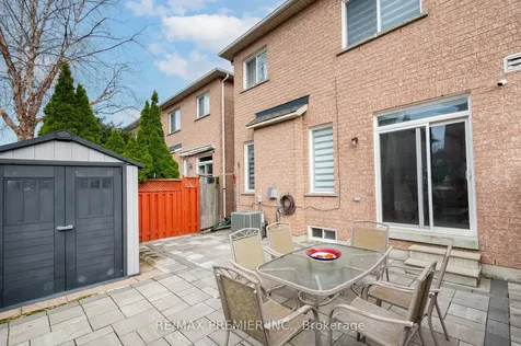 140 Dolce Crescent Vaughan ON L4H 3C7