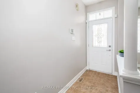 140 Dolce Crescent Vaughan ON L4H 3C7