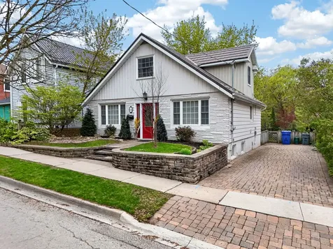 64 Niagara Street Newmarket ON L3Y 4E6