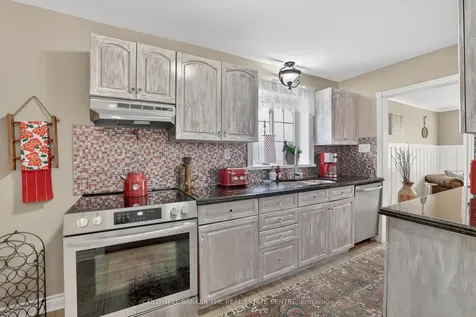 64 Niagara Street Newmarket ON L3Y 4E6