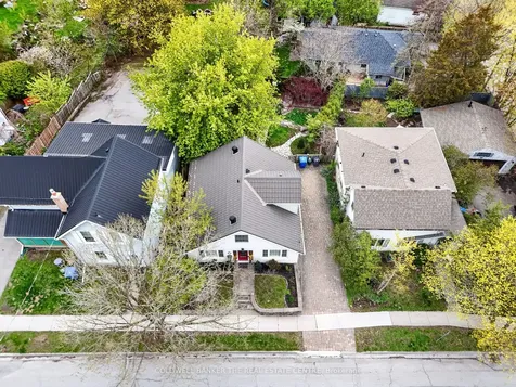 64 Niagara Street Newmarket ON L3Y 4E6