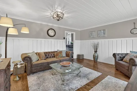 64 Niagara Street Newmarket ON L3Y 4E6