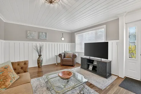 64 Niagara Street Newmarket ON L3Y 4E6