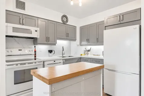 40 William Roe Boulevard Newmarket ON L3Y 5N4
