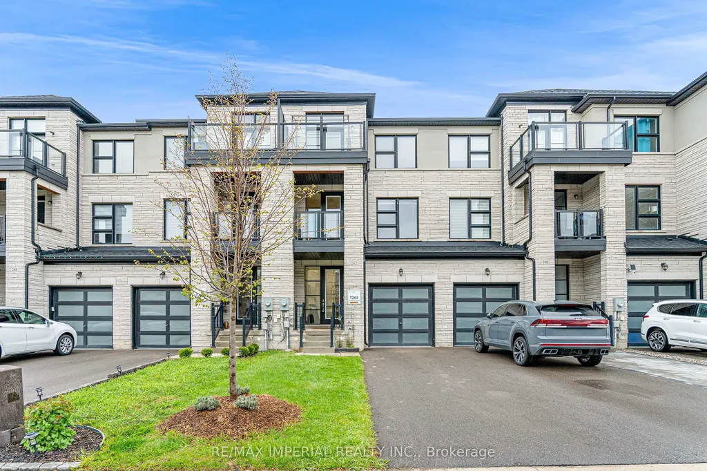 242 Vermont Avenue Newmarket ON L3X 0M6