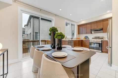 242 Vermont Avenue Newmarket ON L3X 0M6