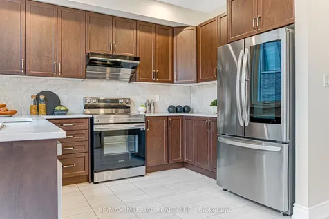 242 Vermont Avenue Newmarket ON L3X 0M6
