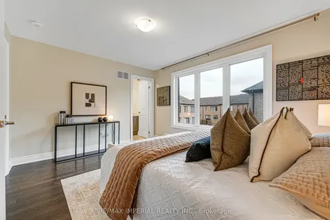 242 Vermont Avenue Newmarket ON L3X 0M6