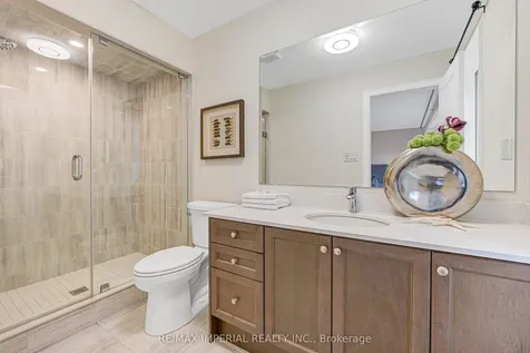 242 Vermont Avenue Newmarket ON L3X 0M6