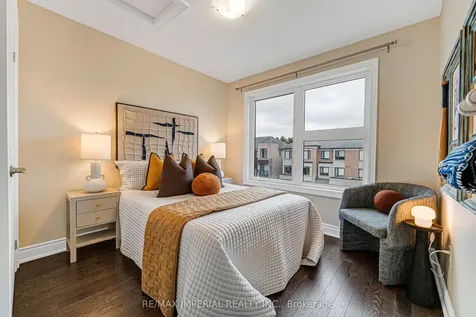 242 Vermont Avenue Newmarket ON L3X 0M6