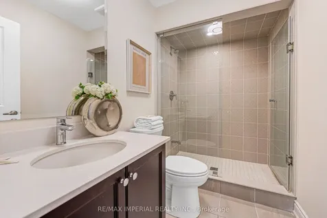 242 Vermont Avenue Newmarket ON L3X 0M6