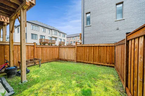 242 Vermont Avenue Newmarket ON L3X 0M6