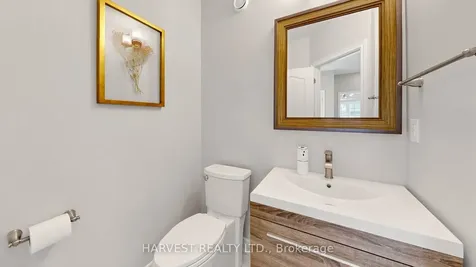 1112 Quaker Trail Newmarket ON L3X 3E2
