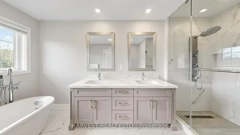 1112 Quaker Trail Newmarket ON L3X 3E2