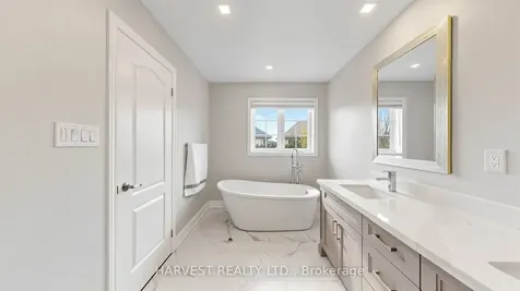 1112 Quaker Trail Newmarket ON L3X 3E2