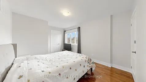 1112 Quaker Trail Newmarket ON L3X 3E2