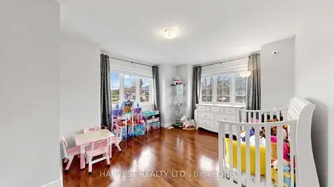 1112 Quaker Trail Newmarket ON L3X 3E2