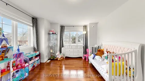 1112 Quaker Trail Newmarket ON L3X 3E2