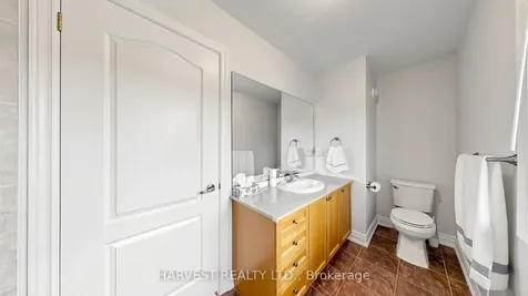 1112 Quaker Trail Newmarket ON L3X 3E2