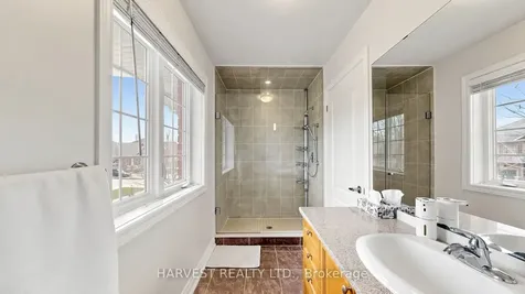 1112 Quaker Trail Newmarket ON L3X 3E2
