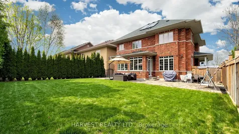 1112 Quaker Trail Newmarket ON L3X 3E2