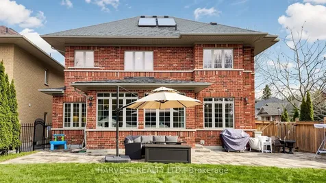 1112 Quaker Trail Newmarket ON L3X 3E2