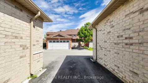55 Madison Heights Boulevard Markham ON L6C 2E3