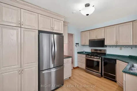 43 Vernon Street Essa ON L0M 1B0