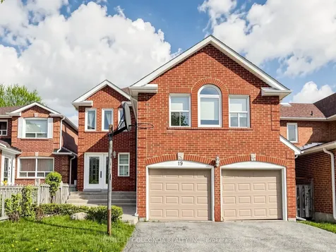 19 Thornbury Circle Vaughan ON L4J 5C1