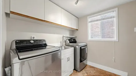 19 Thornbury Circle Vaughan ON L4J 5C1