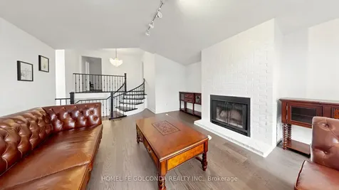 19 Thornbury Circle Vaughan ON L4J 5C1