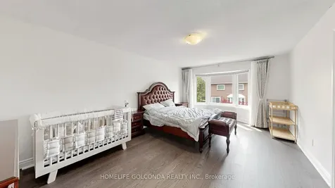 19 Thornbury Circle Vaughan ON L4J 5C1