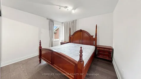 19 Thornbury Circle Vaughan ON L4J 5C1
