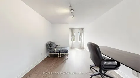 19 Thornbury Circle Vaughan ON L4J 5C1