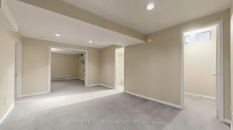 19 Thornbury Circle Vaughan ON L4J 5C1
