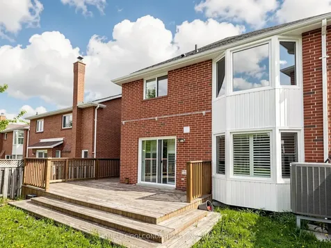 19 Thornbury Circle Vaughan ON L4J 5C1