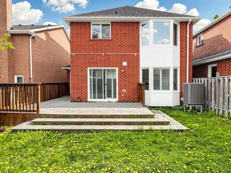19 Thornbury Circle Vaughan ON L4J 5C1