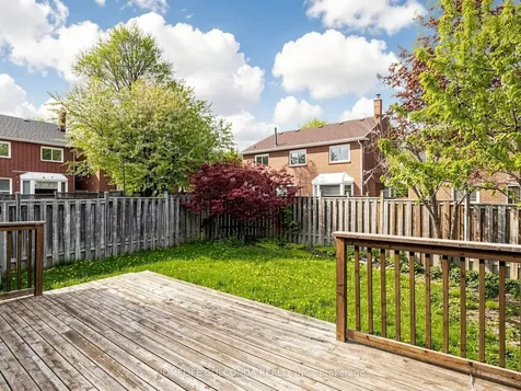 19 Thornbury Circle Vaughan ON L4J 5C1