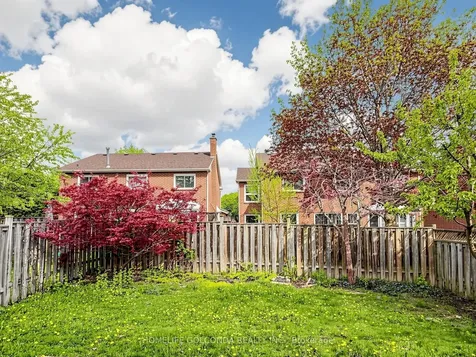19 Thornbury Circle Vaughan ON L4J 5C1