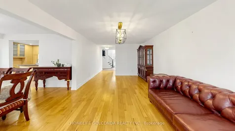 19 Thornbury Circle Vaughan ON L4J 5C1