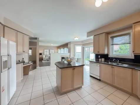 27 Moses Crescent Markham ON L6C 1S5