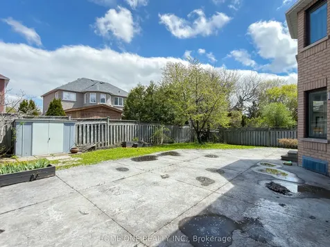 27 Moses Crescent Markham ON L6C 1S5