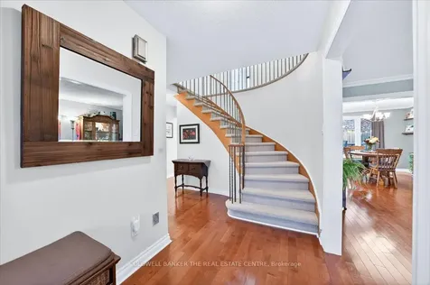 264 Manchester Drive Newmarket ON L3Y 6K3