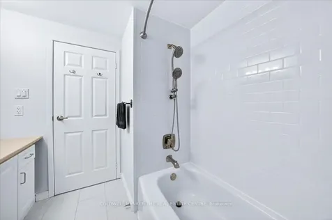 264 Manchester Drive Newmarket ON L3Y 6K3