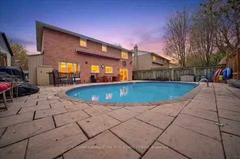 264 Manchester Drive Newmarket ON L3Y 6K3