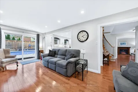 264 Manchester Drive Newmarket ON L3Y 6K3