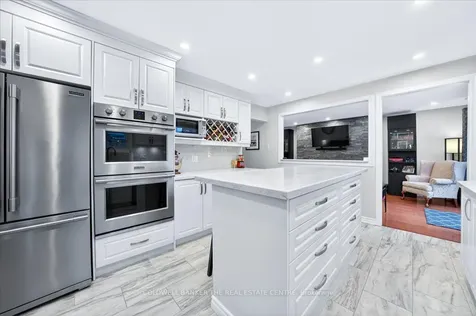 264 Manchester Drive Newmarket ON L3Y 6K3