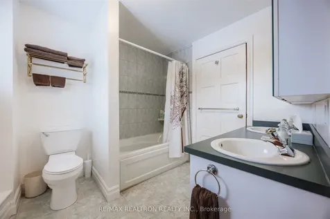 17755 Warden Avenue East Gwillimbury ON L0G 1V0