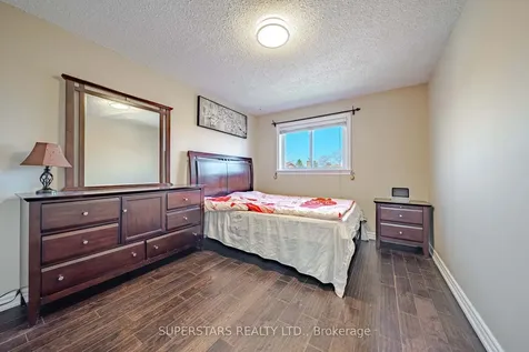 14 Kemsing Court Markham ON L3R 4P7