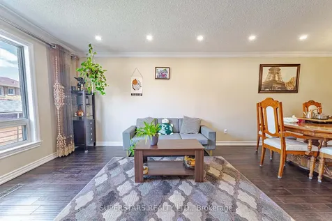 14 Kemsing Court Markham ON L3R 4P7